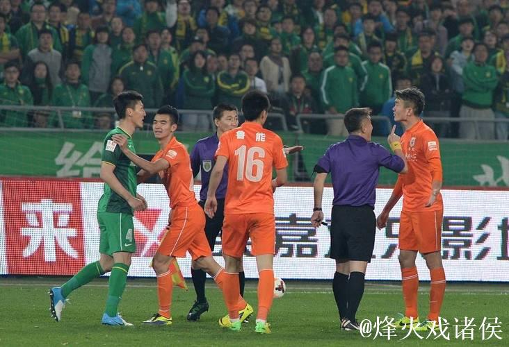 回顾中超赛场戴琳与周挺激烈争吵的瞬间