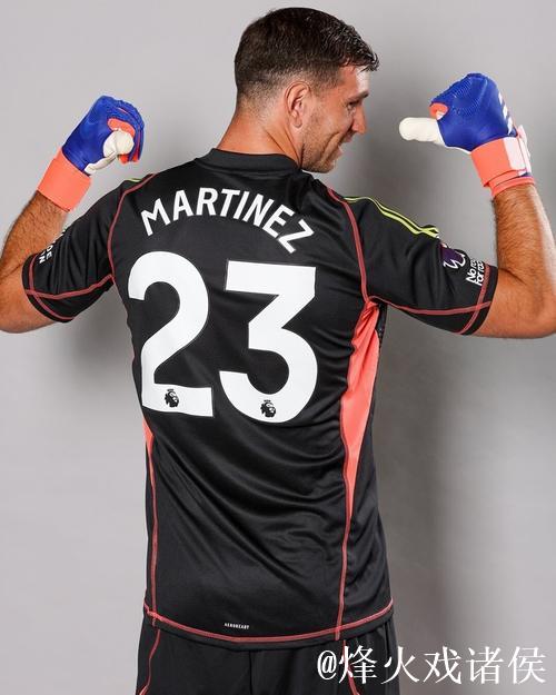 从低谷到巅峰,大马丁率维拉9轮狂揽8胜! 从低谷到巅峰,大马丁率维拉9轮狂揽8胜!